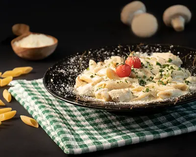 پاستا چیکن آلفردو